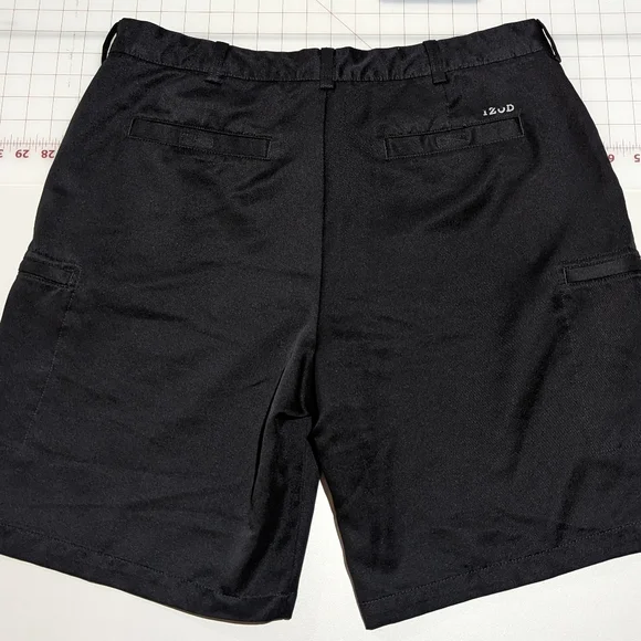 IZOD Men's Golf Shorts Size 36, black - Picture 3 of 3